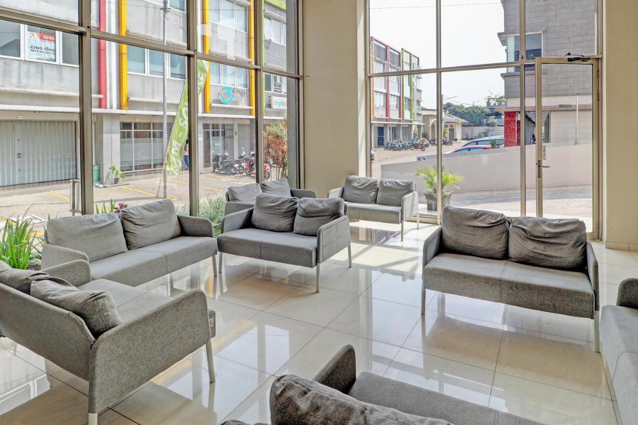 Capital O 92557 Mekarwangi Square By Agus Hotel